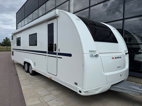 Adria Alpina 753 HK | Thule 6 m | Cykelställ |