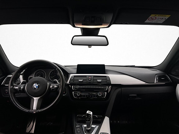 BMW 330e 12 of 30
