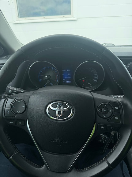 Toyota Auris 5 of 6
