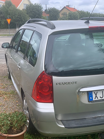 Peugeot 307 2 of 7