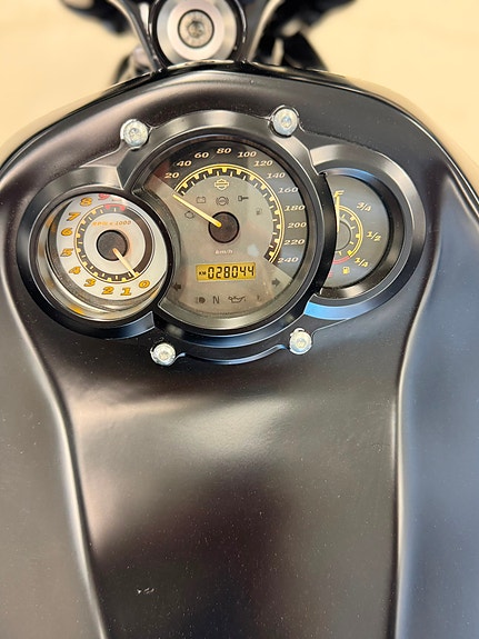 Harley-Davidson VRSCF V-Rod 6 of 13
