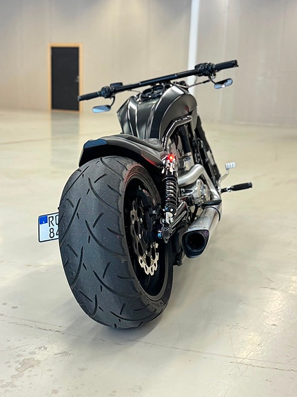Harley-Davidson VRSCF V-Rod 4 of 13