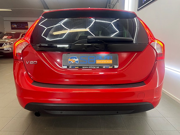 Volvo V60 4 of 25