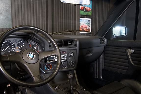 BMW 325i 15 of 21
