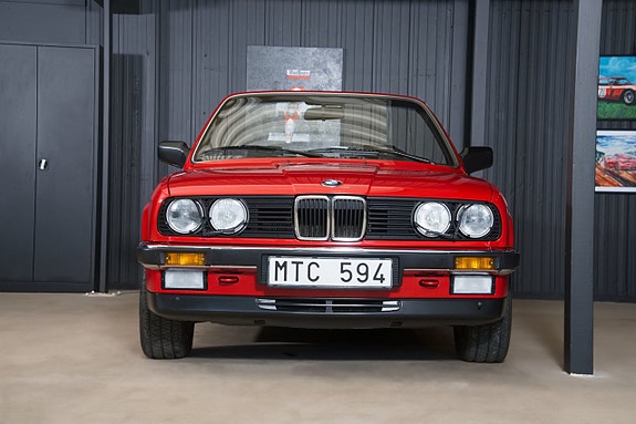 BMW 325i 4 of 21