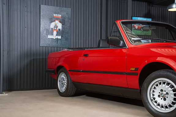 BMW 325i 3 of 21