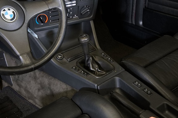 BMW 325i 16 of 21