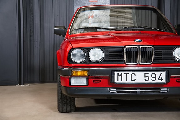 BMW 325i 5 of 21
