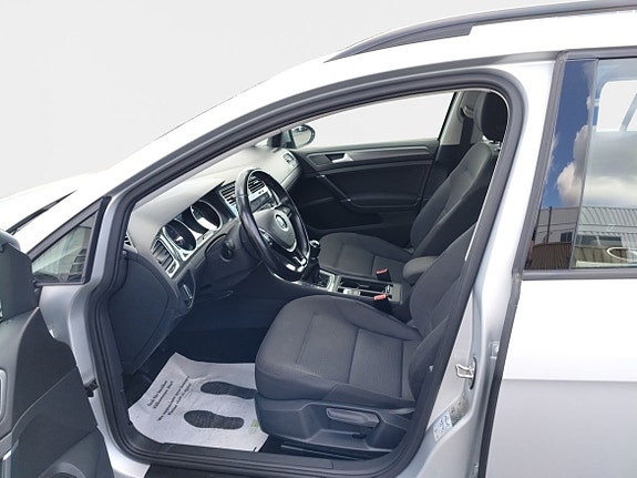 Volkswagen Golf VII 9 of 15
