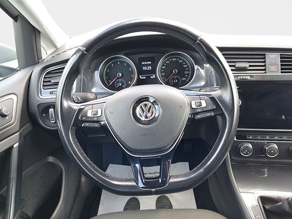 Volkswagen Golf VII 12 of 15