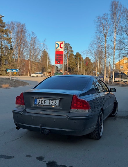 Volvo S60 2 of 11
