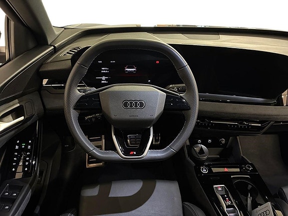 Audi Q6 e-tron 10 of 25