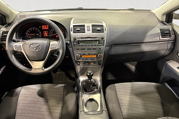 Toyota Avensis 11 of 17