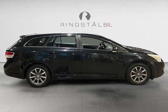 Toyota Avensis 8 of 17