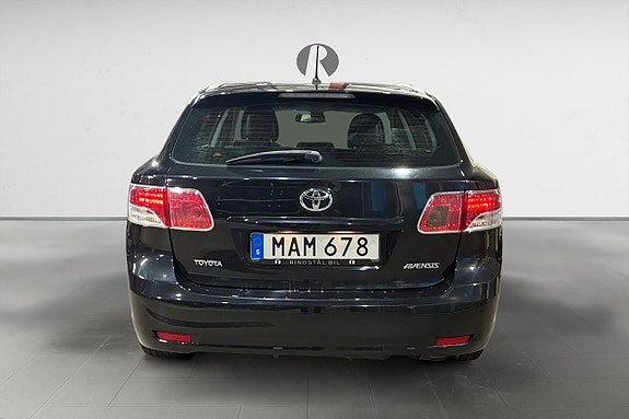 Toyota Avensis 6 of 17