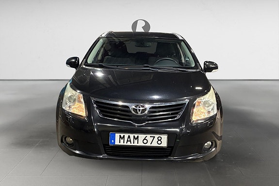 Toyota Avensis 10 of 17