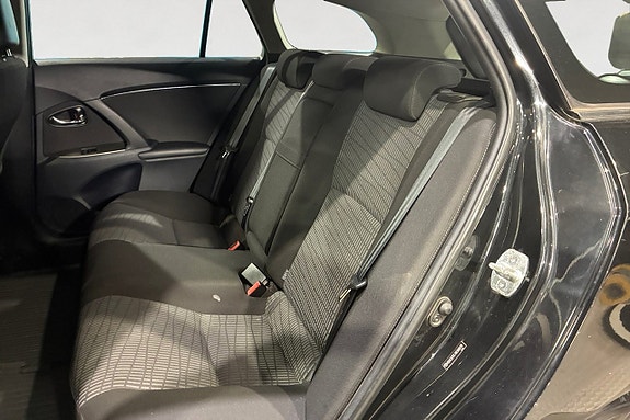 Toyota Avensis 14 of 17