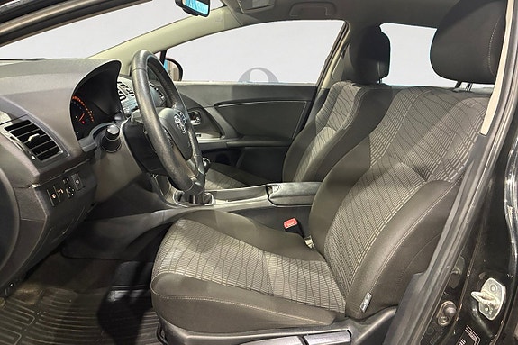 Toyota Avensis 3 of 17