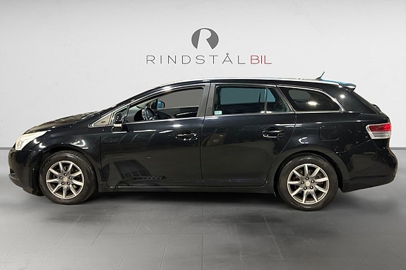 Toyota Avensis 4 of 17