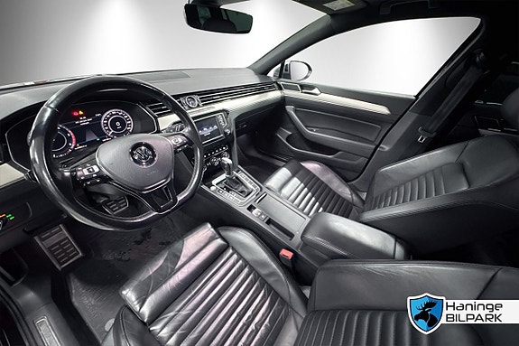 Volkswagen Passat Alltrack 12 of 29