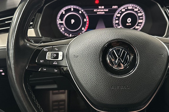 Volkswagen Passat Alltrack 17 of 29