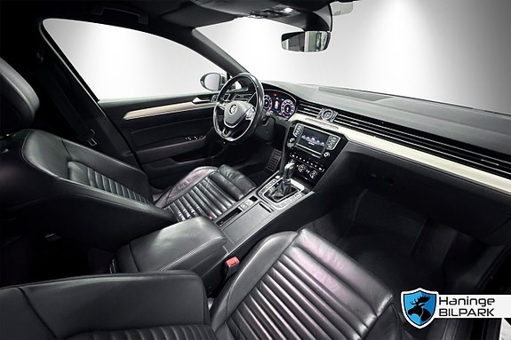 Volkswagen Passat Alltrack 13 of 29