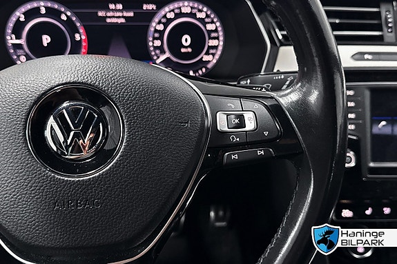 Volkswagen Passat Alltrack 18 of 29