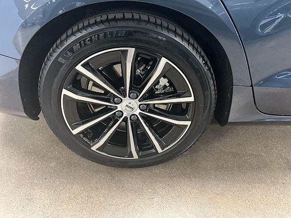 Volvo V60 10 of 13