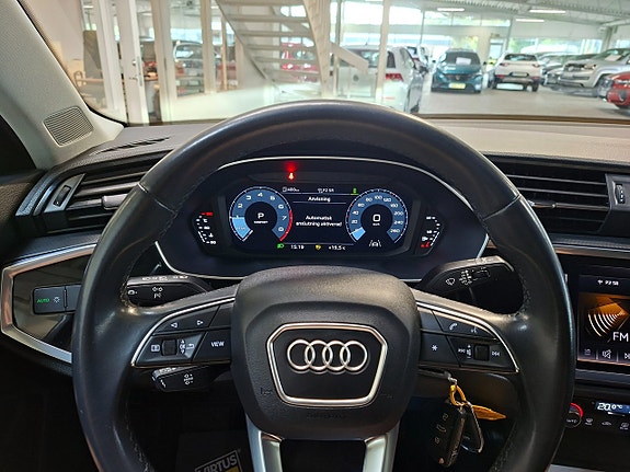Audi Q3 18 of 23
