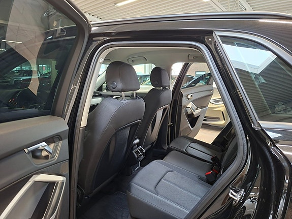 Audi Q3 13 of 23
