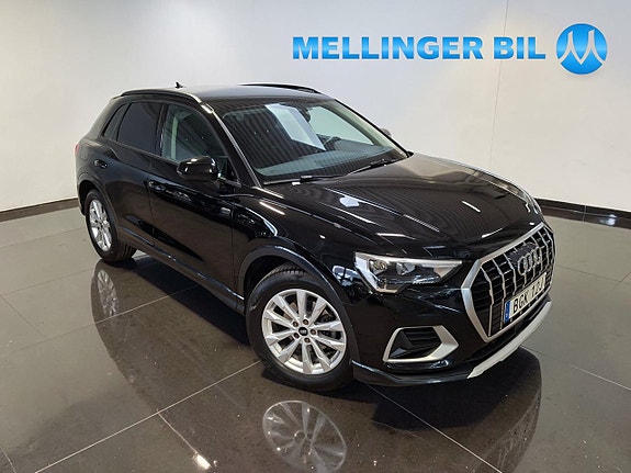 Audi Q3 2 of 23