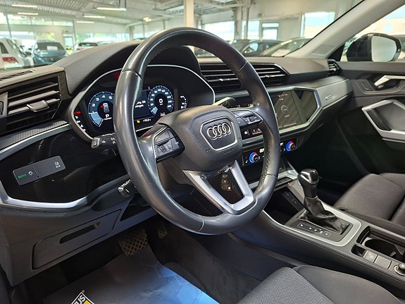 Audi Q3 17 of 23