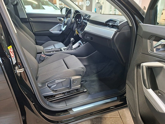 Audi Q3 7 of 23