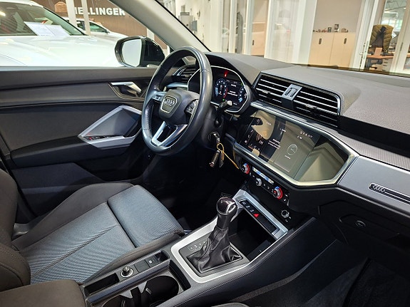 Audi Q3 8 of 23