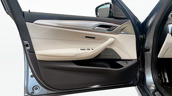 BMW 520 11 of 13