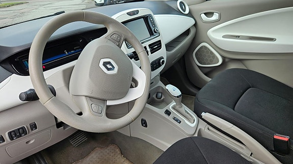 Renault Zoe 10 of 15