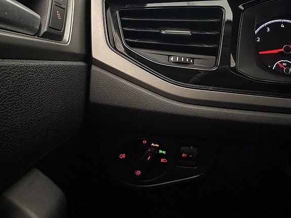 Volkswagen Polo 19 of 25