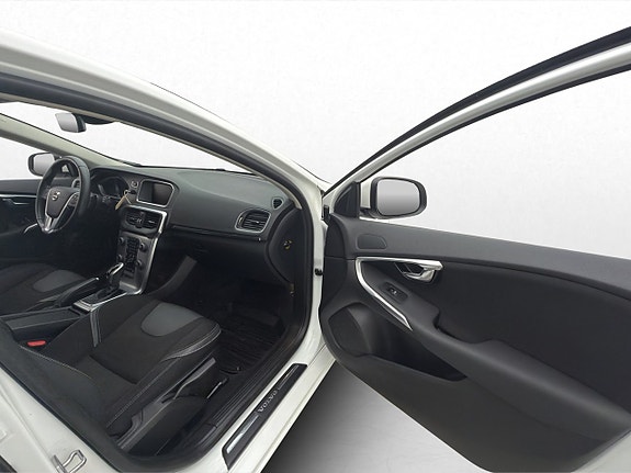 Volvo V40 25 of 30