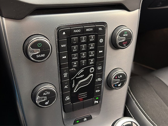Volvo V40 22 of 30