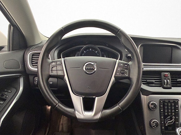 Volvo V40 14 of 30