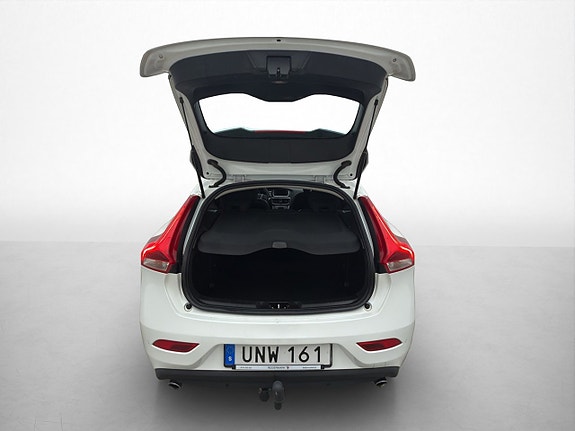 Volvo V40 27 of 30