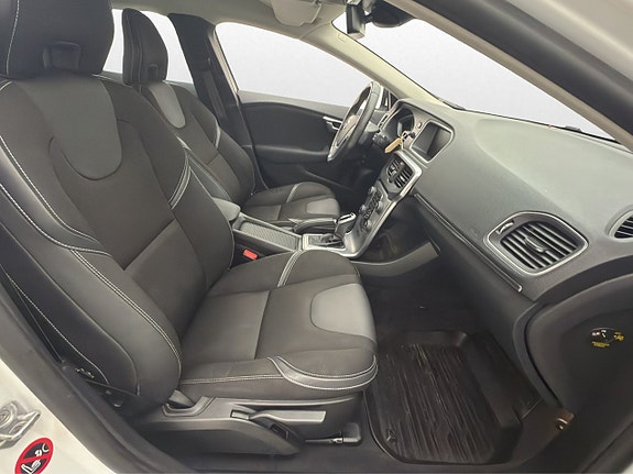 Volvo V40 24 of 30