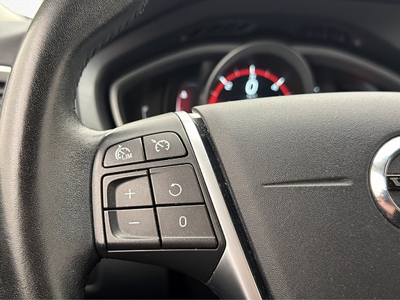 Volvo V40 15 of 30
