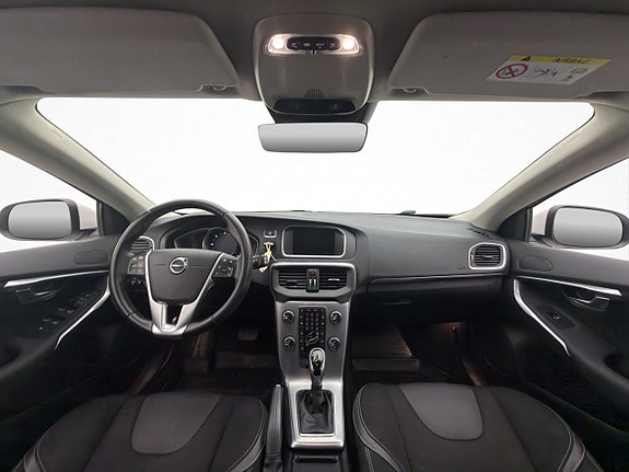 Volvo V40 13 of 30