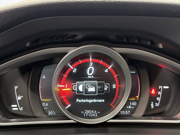Volvo V40 17 of 30