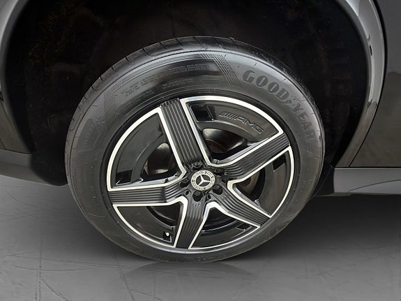 Mercedes-Benz GLC300 e 30 of 30