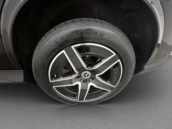 Mercedes-Benz GLC300 e 29 of 30