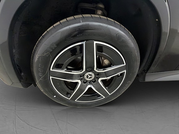 Mercedes-Benz GLC300 e 28 of 30