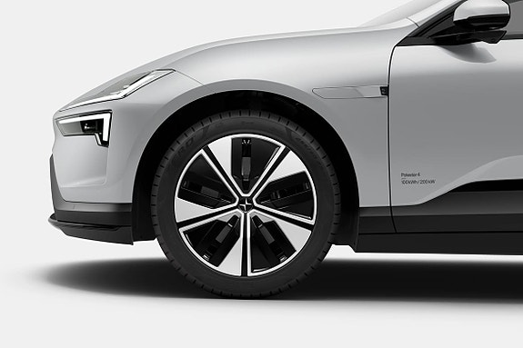 Polestar 4 6 of 15