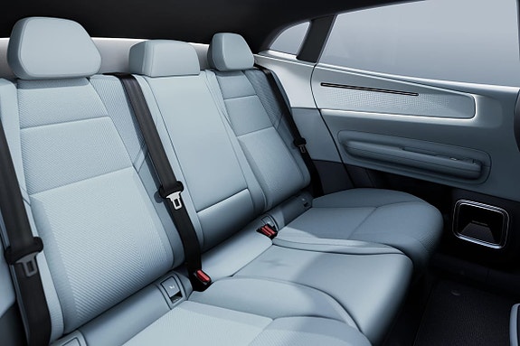 Polestar 4 13 of 15
